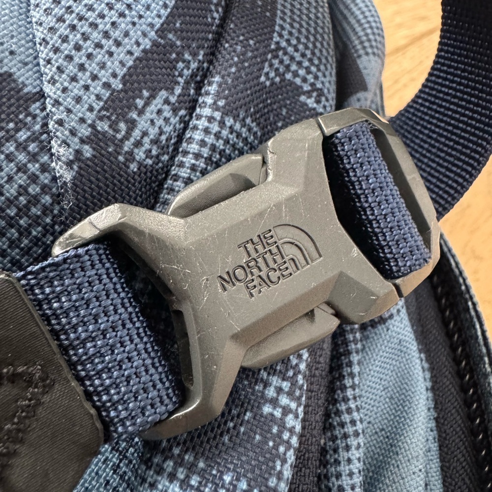 The North Face Recon Navy and Blue Backpack 30L - Picture 5 of 6